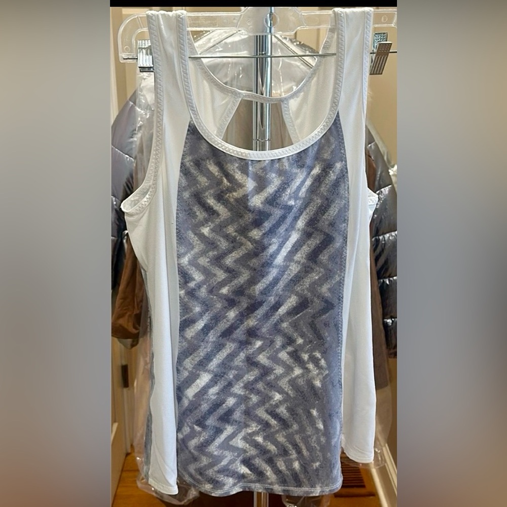 Lululemon tank